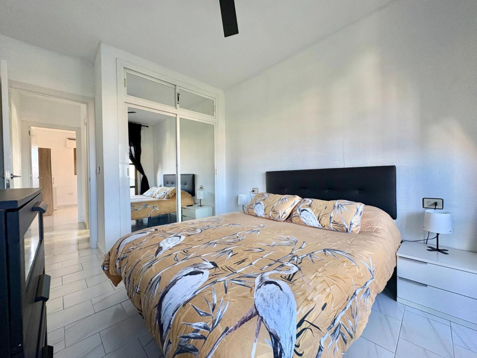 Kion Beach Appartment Mijas-Costa Малага Экстерьер фото